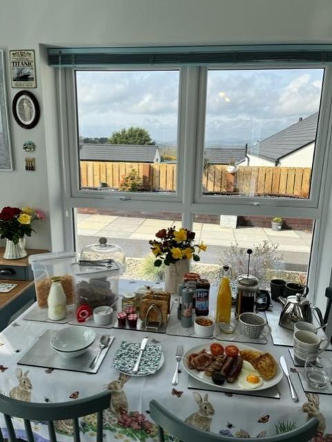 Number 14 Bed & Breakfast Downpatrick Exterior photo